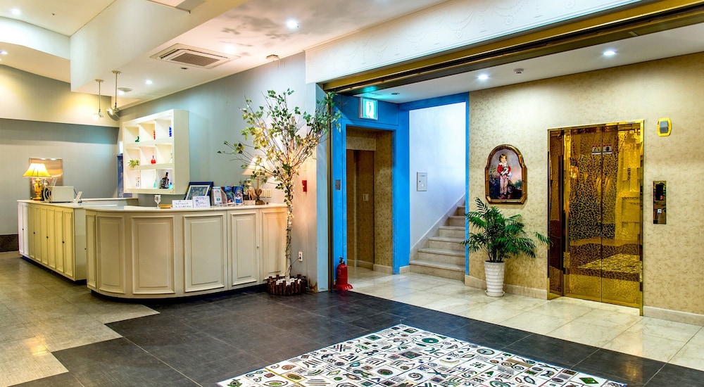 hotel white house