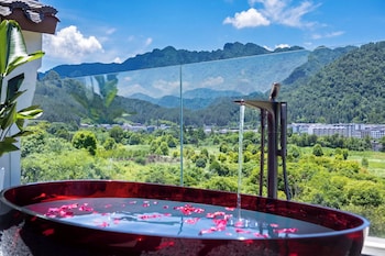 hidden hills villa zhangjiajie avatar mountain