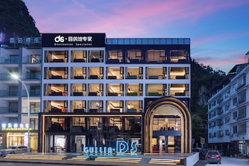 Ds Destination Specialist Hotel,,3 star