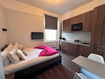 cozy studio in north london