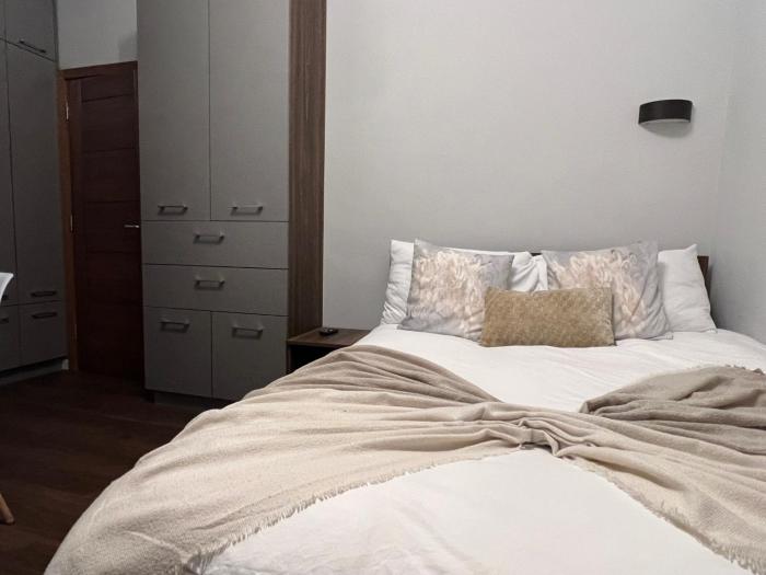 cozy studio in north london