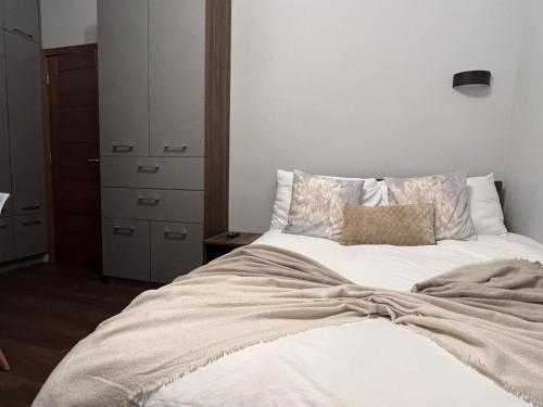 cozy studio in north london