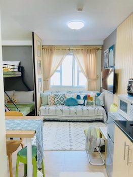 Studio - Sleeps 5 - Parking - Wifi,,3 star