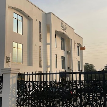 eduardo hotel abuja