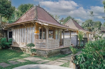 the fire flies garden villa