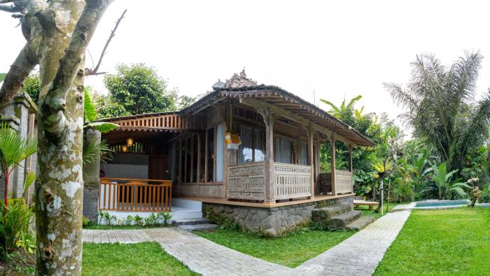 the fire flies garden villa