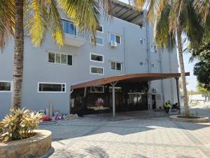 hotel srs manor