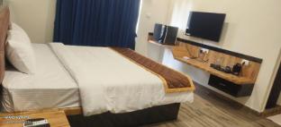 hotel srs manor