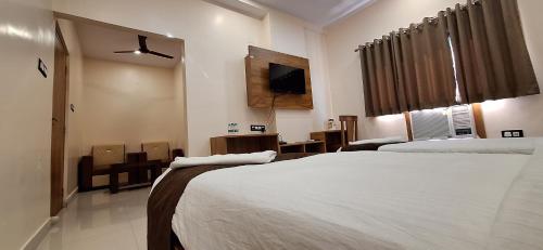 new hotel sun international