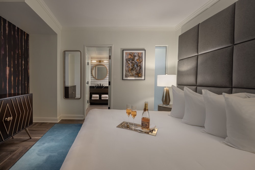hotel deco omaha tapestry collection by hilton