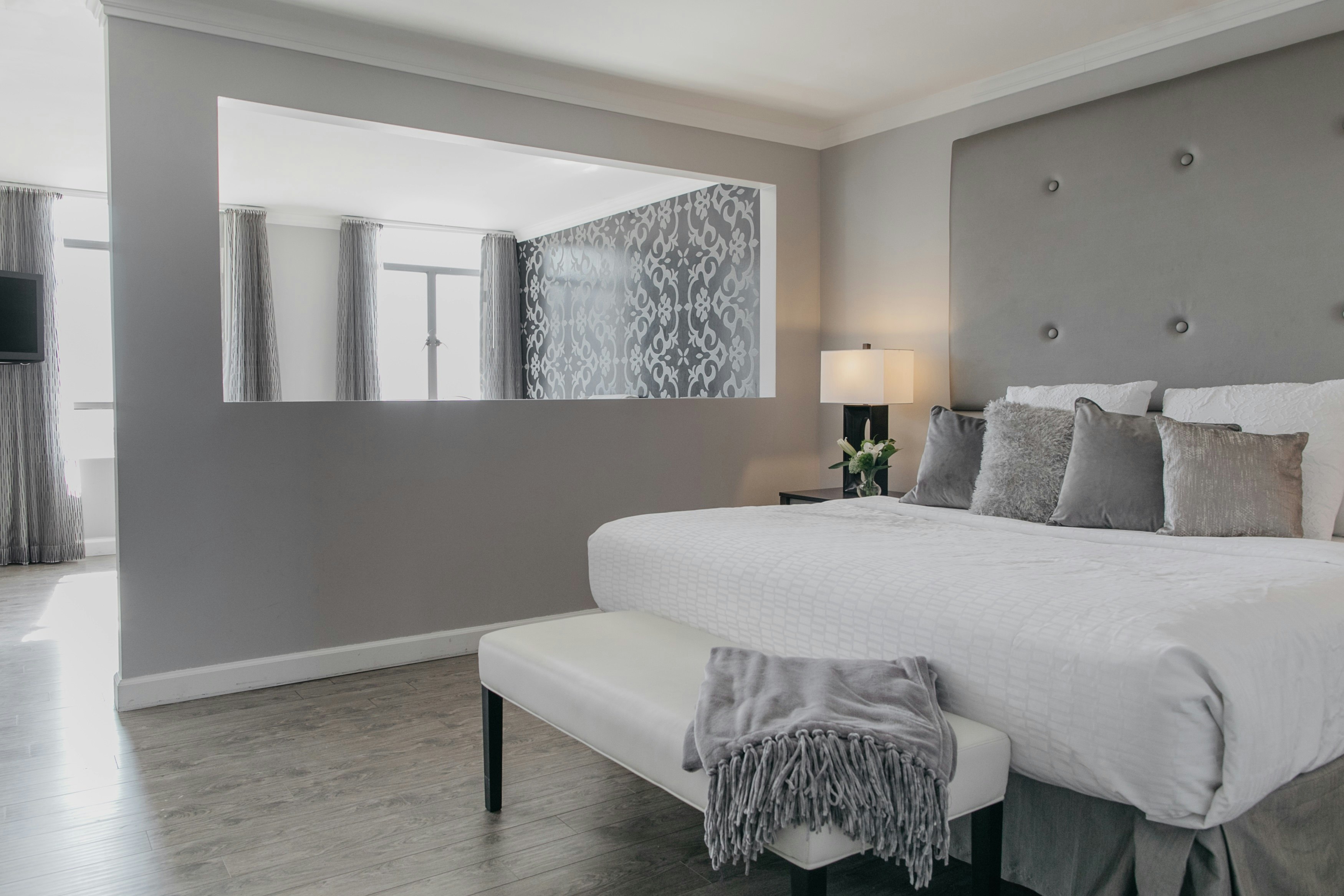 hotel deco omaha tapestry collection by hilton