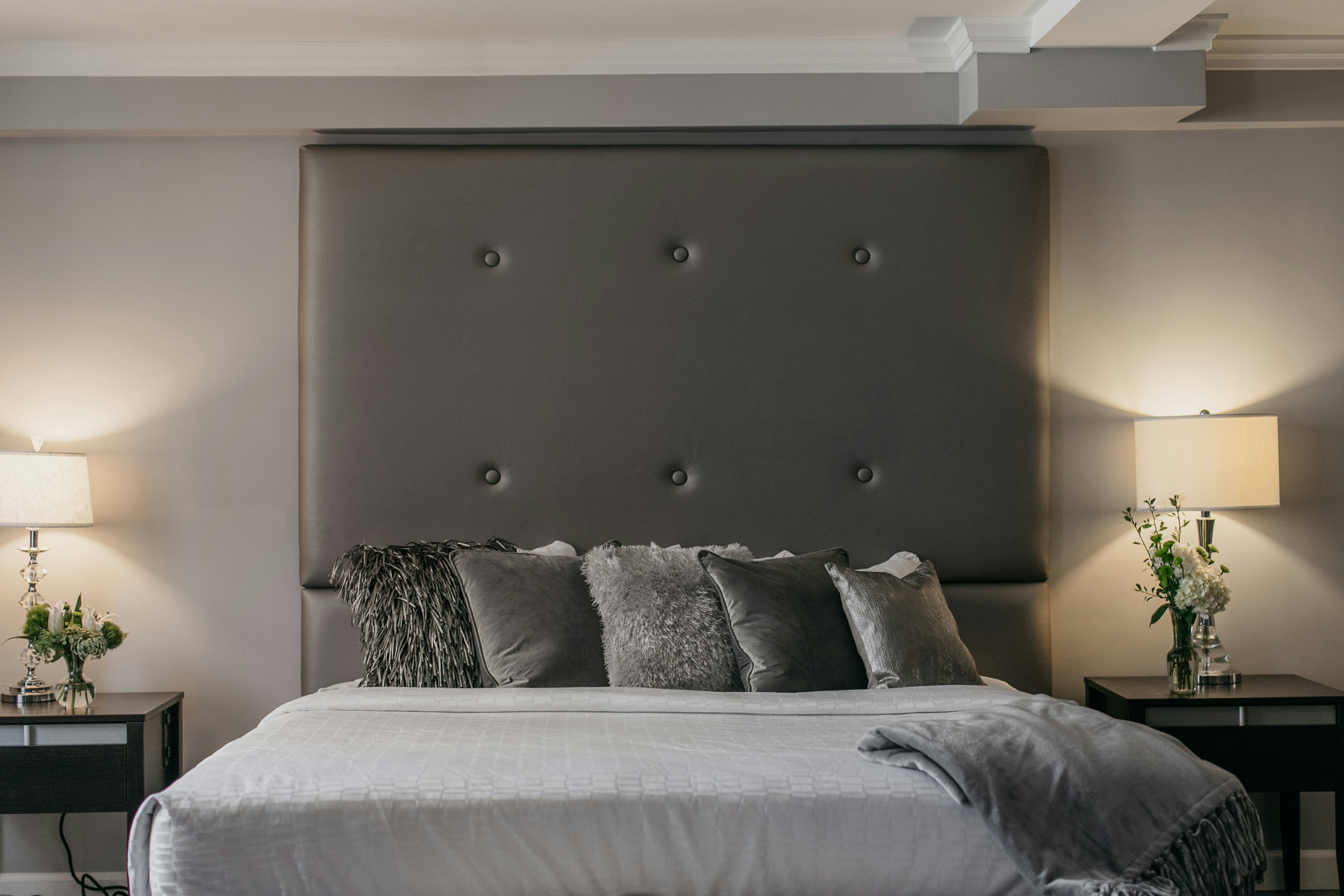 hotel deco omaha tapestry collection by hilton