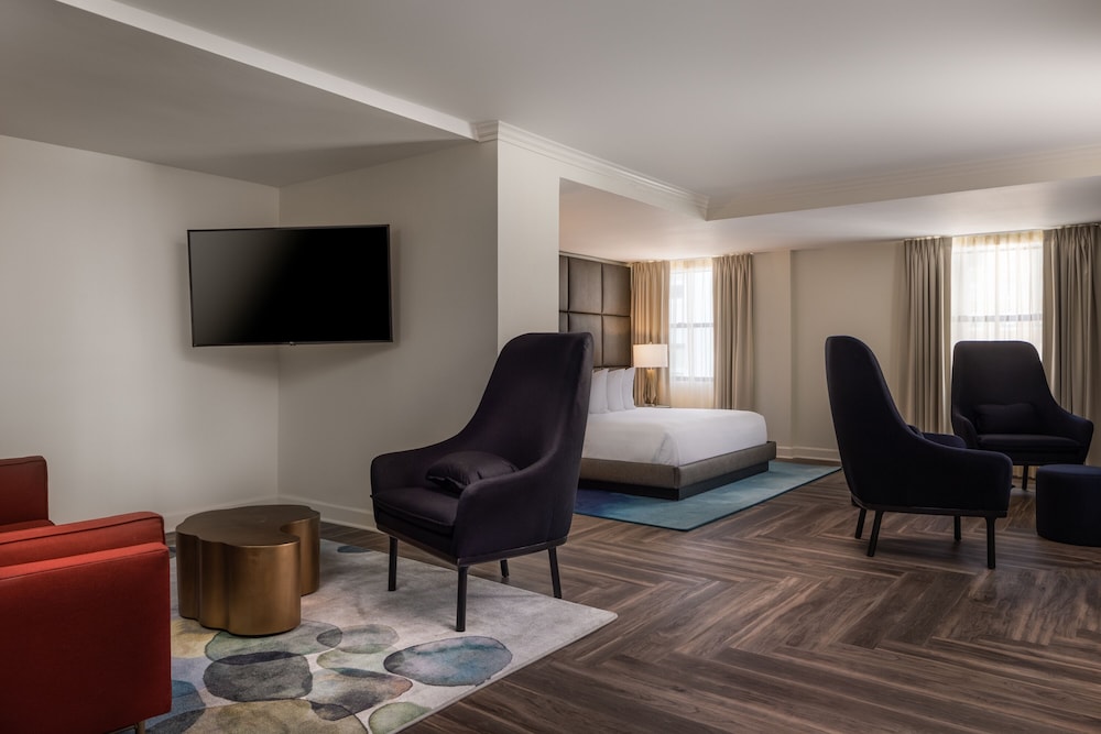 hotel deco omaha tapestry collection by hilton