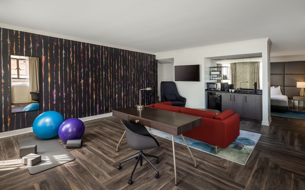 hotel deco omaha tapestry collection by hilton