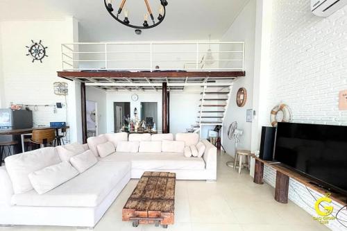 gao sailor mezz beachfront