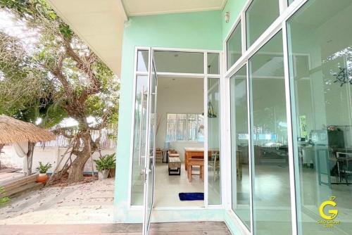 gao sailor mezz beachfront