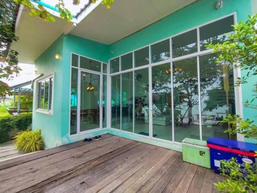 gao sailor mezz beachfront