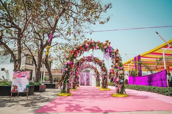hotel vasant gajraula