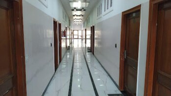 hotel vasant gajraula