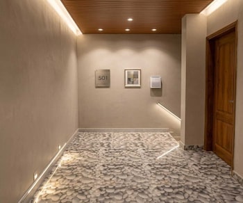 Hotel Colour,,3 star