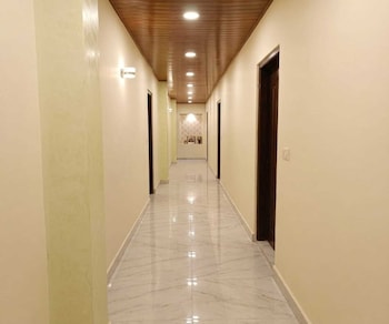 hotel colour