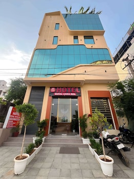 hotel royal aana inn