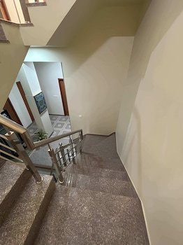 hotel royal aana inn