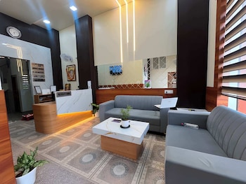 hotel royal aana inn