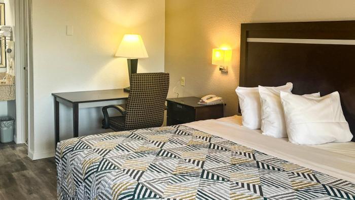 studio 6 suites dallas tx loop 12 west