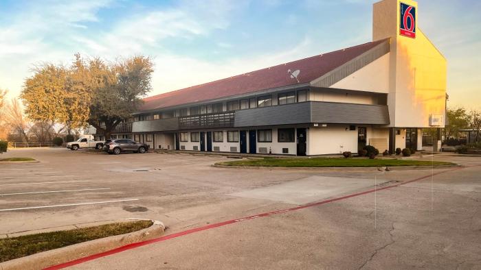 studio 6 suites dallas tx loop 12 west