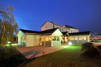 Bhoma Budget Troyes Aeroport,,2 star