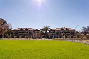 premier hotel anta boga