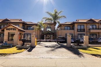 premier hotel anta boga