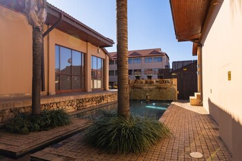 premier hotel anta boga
