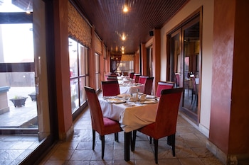 premier hotel anta boga
