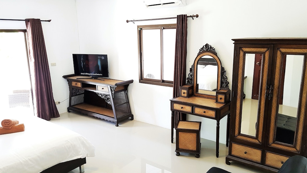 yailand luxury pool villa pattaya walking street