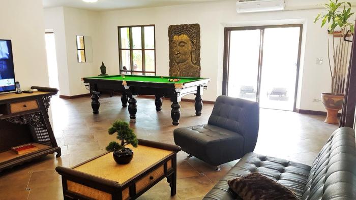 yailand luxury pool villa pattaya walking street