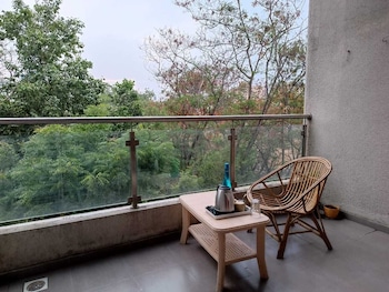 happy stay service apartment