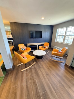 Spark By Hilton Appleton,,2 star