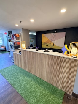 Spark By Hilton Appleton,,2 star