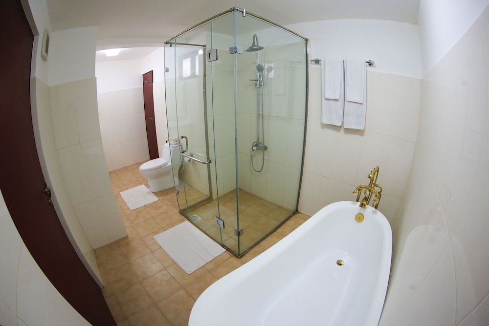 catamaran beach hotel