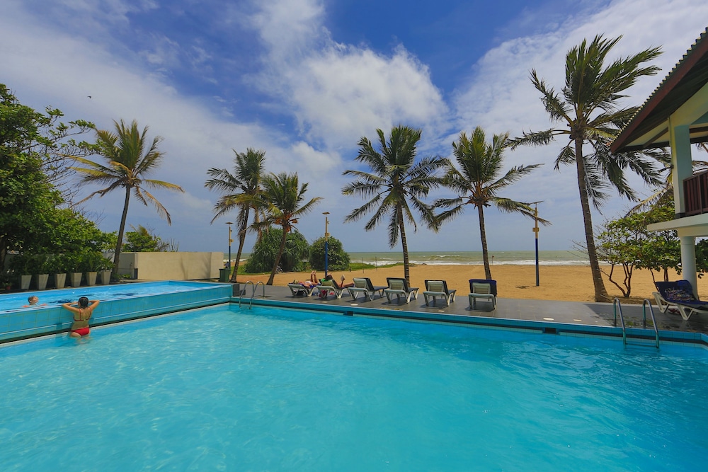 catamaran beach hotel