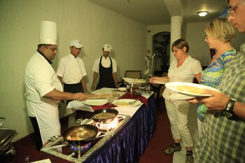 catamaran beach hotel