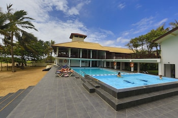 catamaran beach hotel