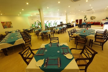 catamaran beach hotel