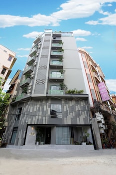 Sky Hotel Central Phnom Penh - Rooms & Apartments,,2 star