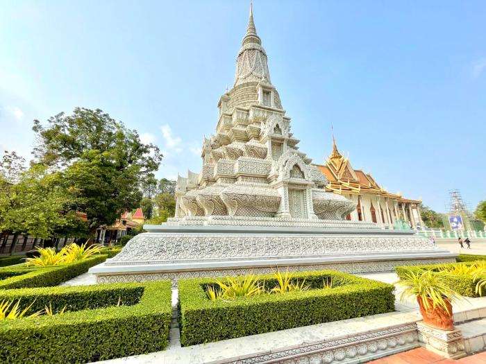 sky hotel central phnom penh rooms and apartments