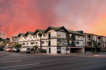 Lyfe Inn & Suites By Aga - San Diego Airport/Point Loma,,2 star