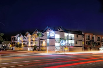 Lyfe Inn & Suites By Aga - San Diego Airport/Point Loma,,2 star