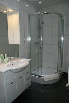 Hotel Ruhen 24-Hour Check-In, Free Parking, Guest Kitchen,,0 star